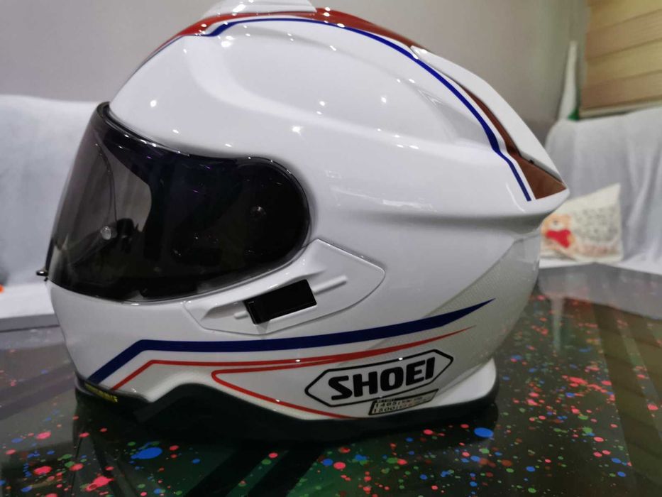 Каска за мотор Shoei