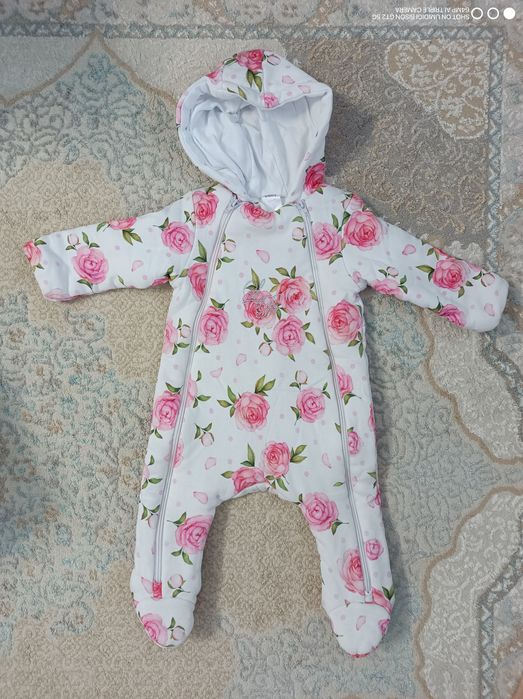 Продам комбинезон для девочки