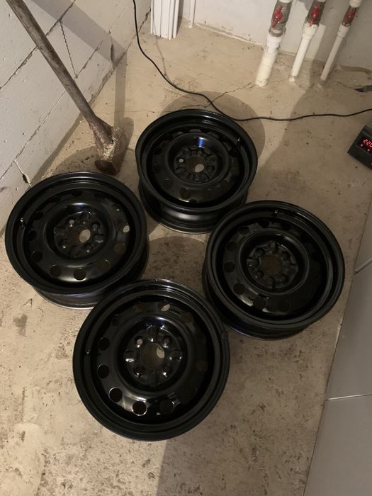 Продам штампованные диски r14