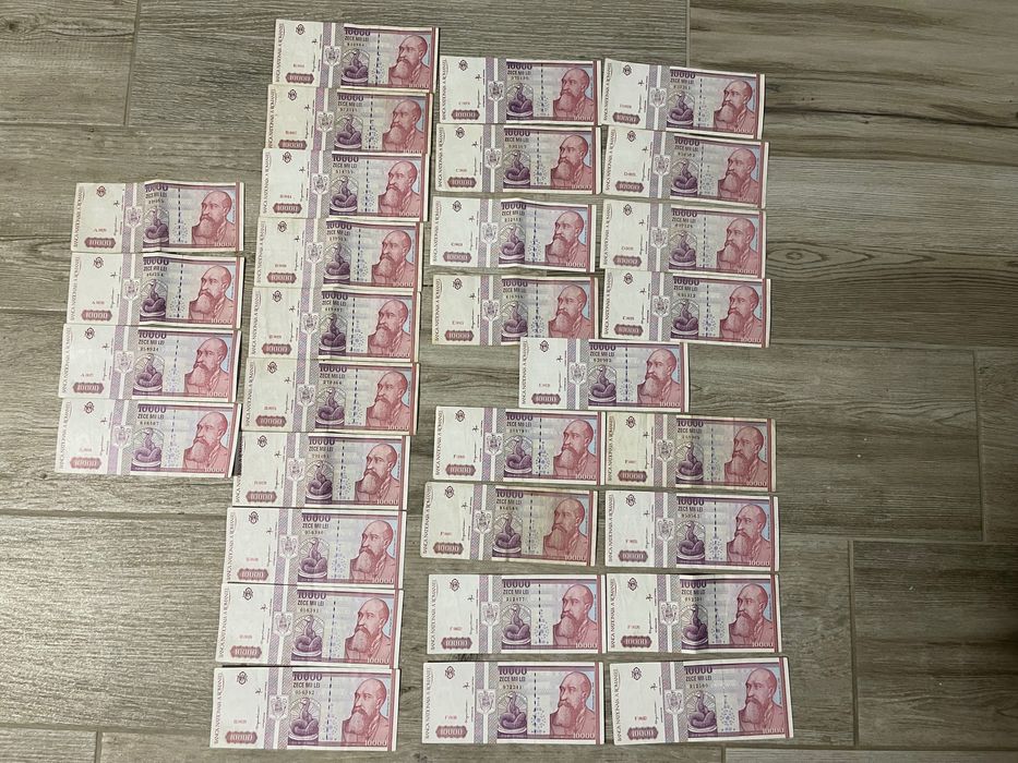 Bacnote și monezi vechi