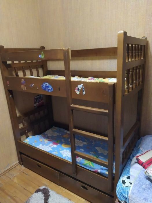 Детская двухъярусная кровать