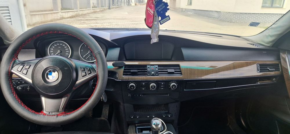 BMW E60 3.0d • 218 CP • Xenon • Piele • Manual • Fără martori aprin