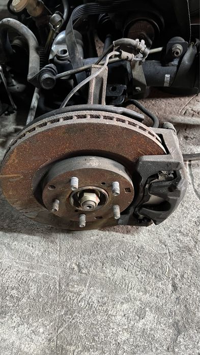 Амортизаторы Митсубиси Аутлендер 2002