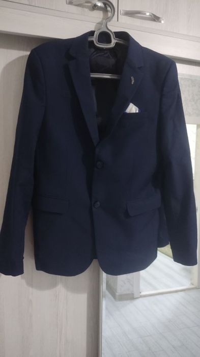 Школьный костюм синего цвета на подростка. 100 тыс