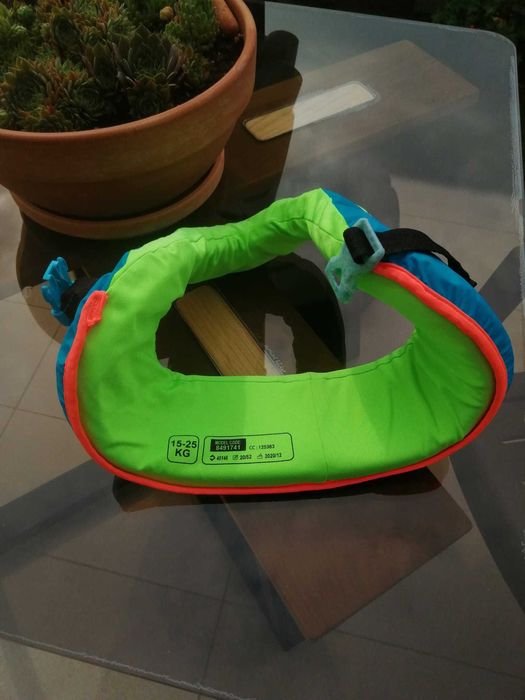 Vesta inot pentru copil - stare excelenta