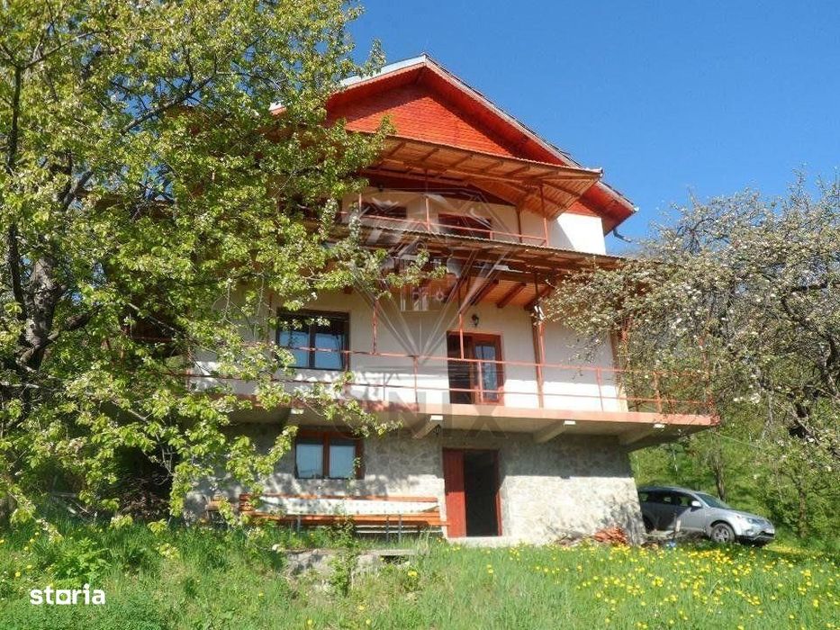 Vila deosebita cu 7 camere si 5 bai, 4290 mp teren, vedere panoramica