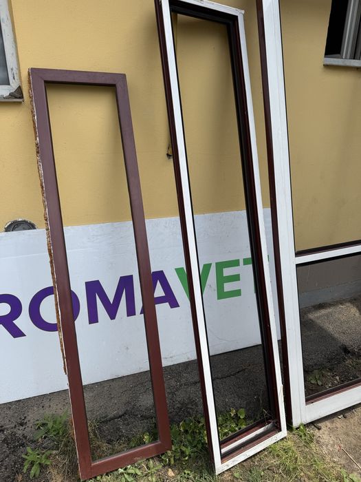 Doua rame de geamuri termopan