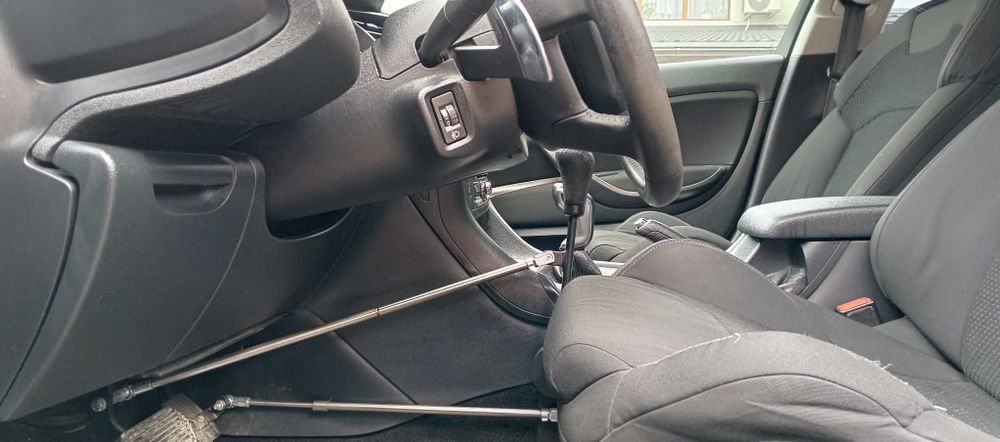 Vând Citroen C5 adaptat pentru persoane cu dizabilități locomotorii