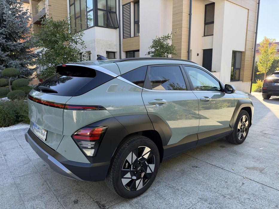 Hyundai Kona 1.6 T-GDi 138 CP 7DCT Premium+ | 13.300 km | Garanție 2030