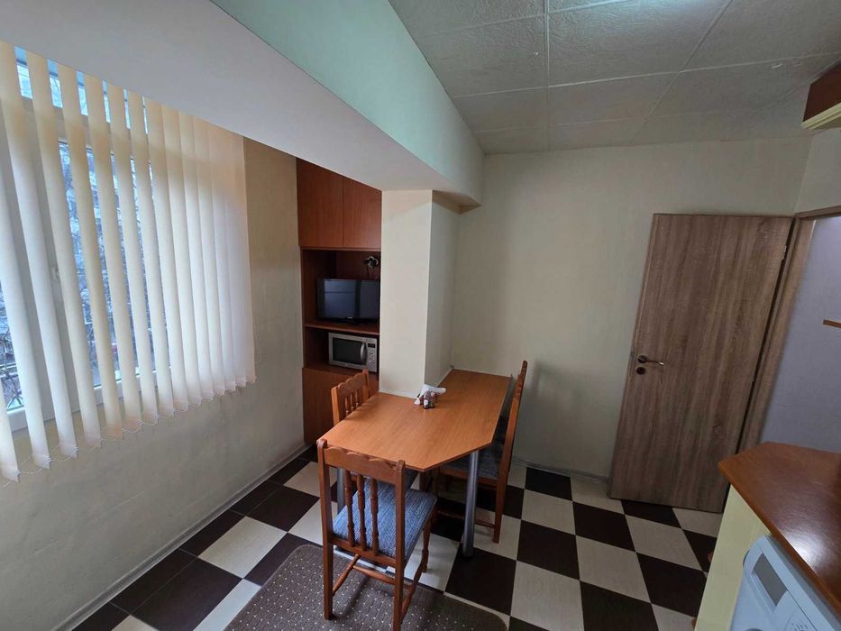 Гарсониера в отлично състояние в кв. Тракия