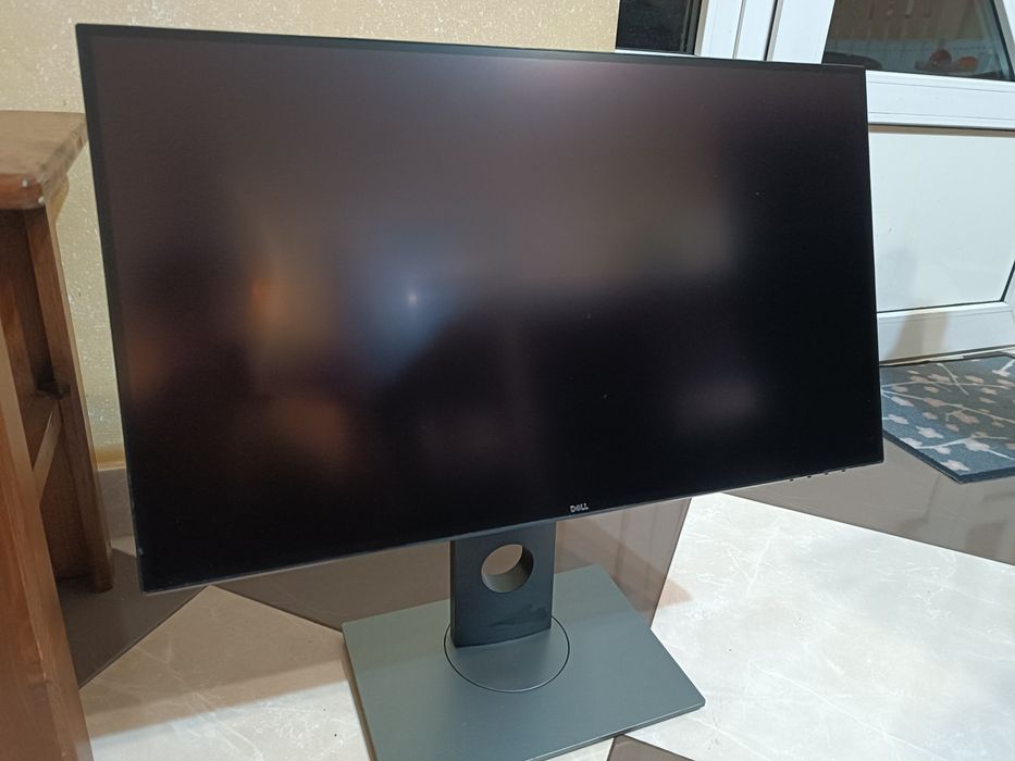 Monitor Dell U2518D