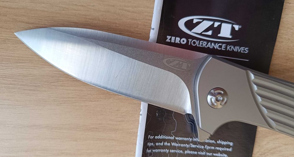 Сгъваем нож  ZT 0808 / ZT 0801