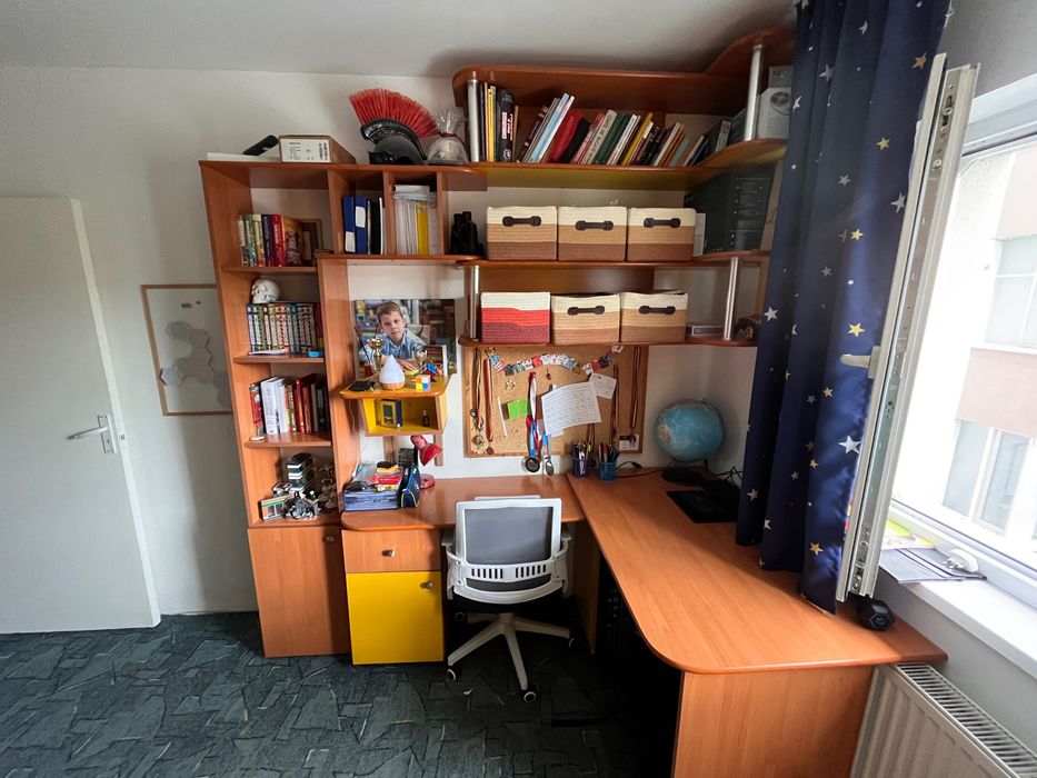 Mobilier camara copil culoare lemn natur combinație