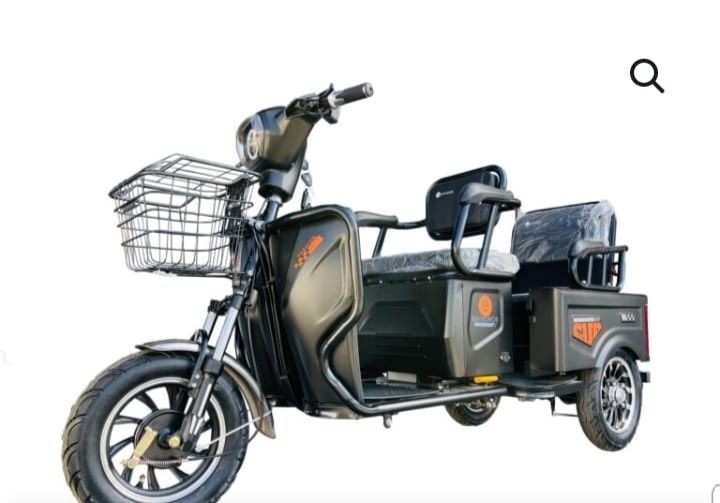 Vând triciclu ca nou