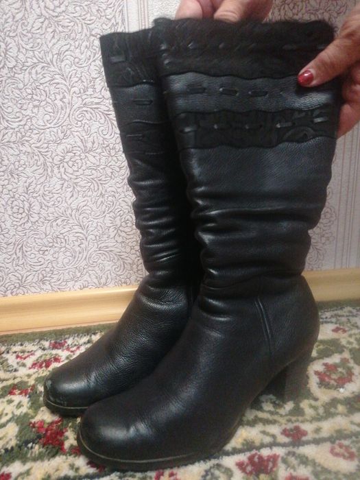 Продам зимние сапоги