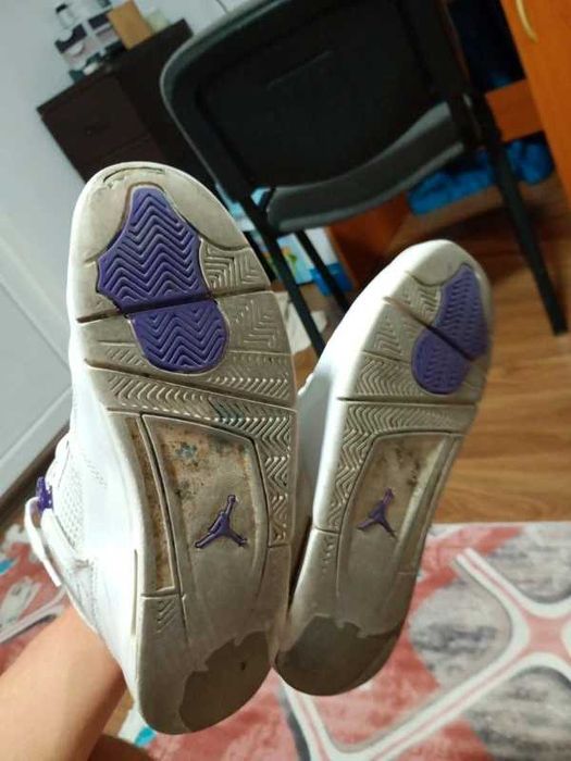 Adidasi Jordan 4 Metallic Purple