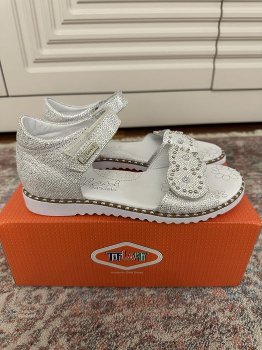 Сандалии для девочки