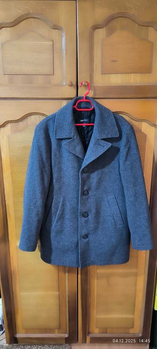 Vând palton barbat