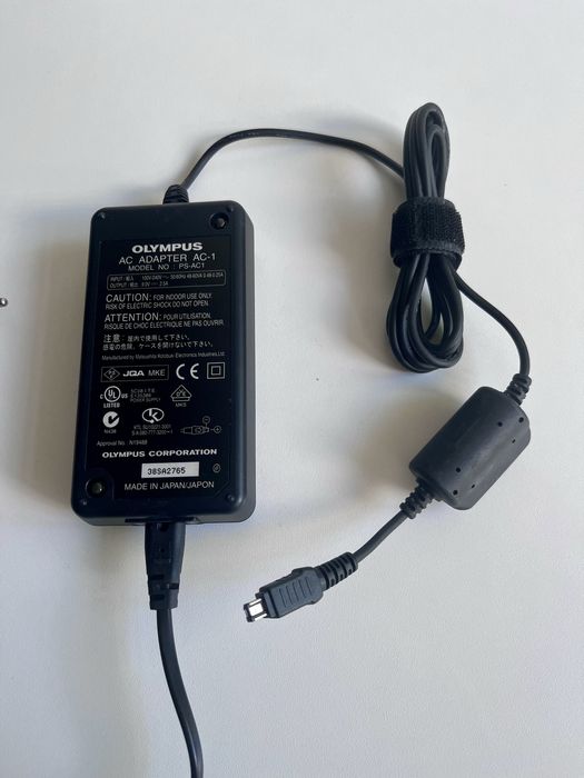 Оригинальный адаптер питания Olympus AC-1 (модель PS-AC-1) 9V 2.5A