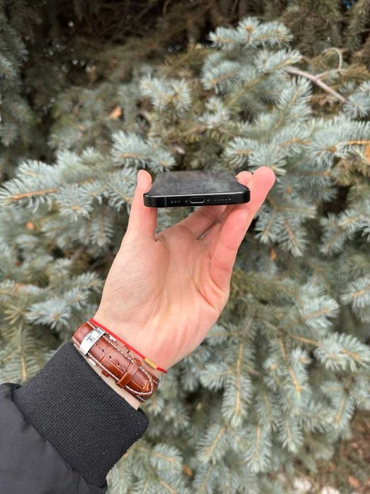 Продам iPhone 16 PRO