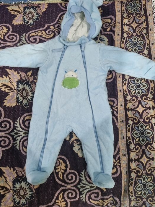 Продам костюмчики на малыша