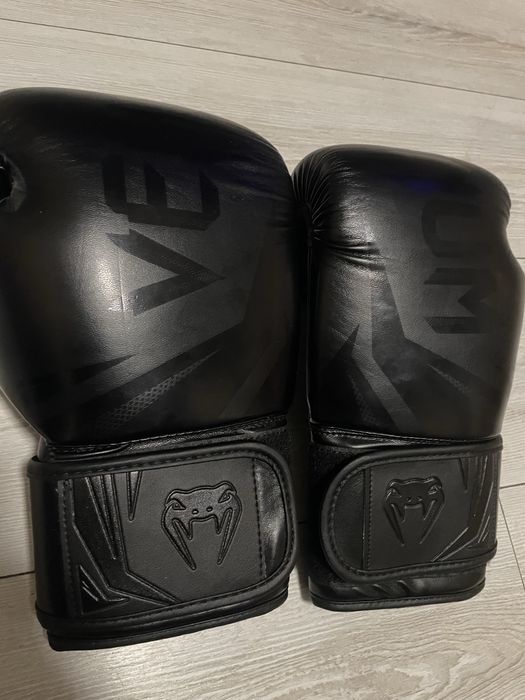 Vand manusi de box\kickbox venum