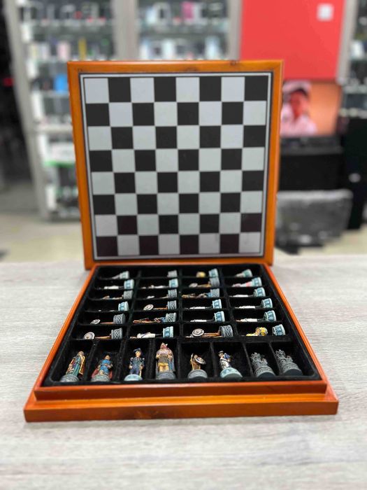 Луксозен шах кръстоносци