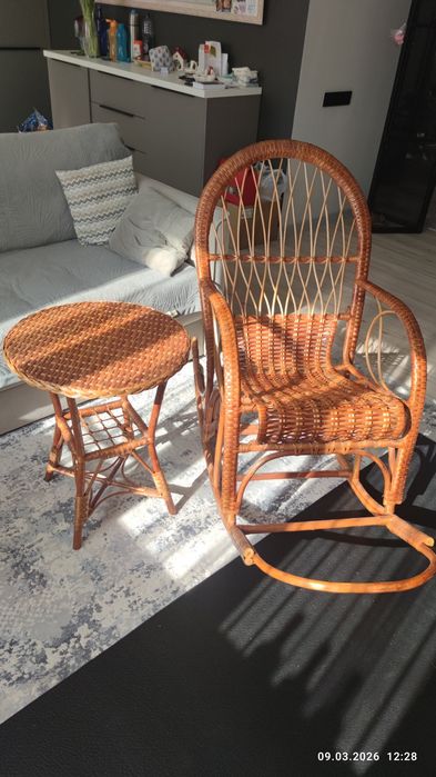 Кресло качалка, столик ручной работы