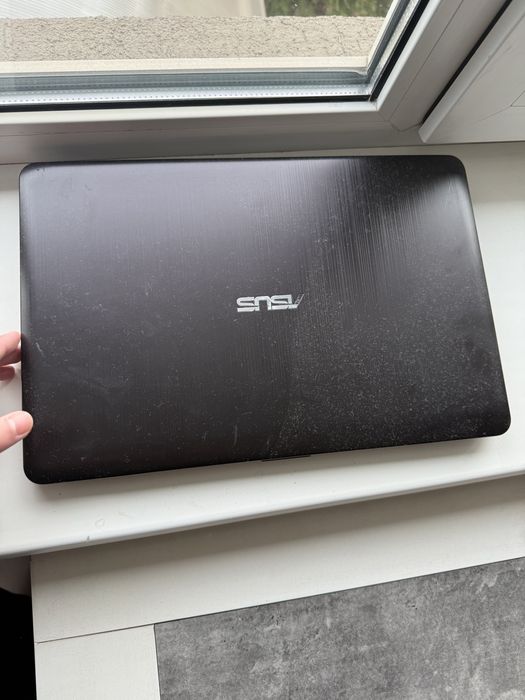 Ноутбук Asus старый