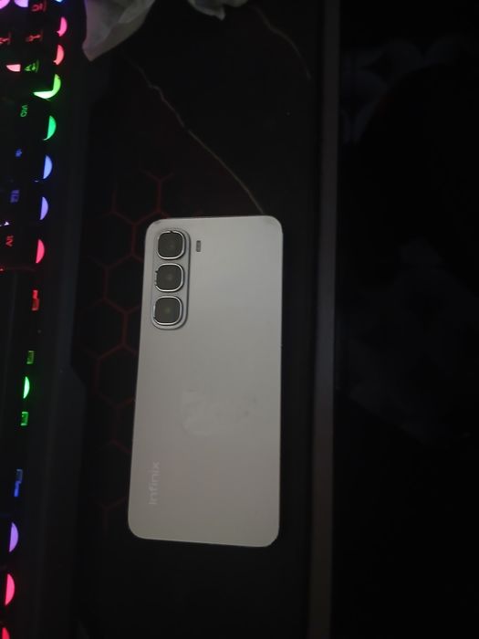 Infinix HOT 60 PRO 4+4/128GB