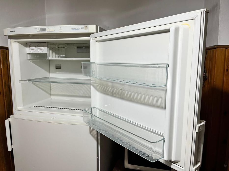 Холодильник двухкамерный СИМЕНС