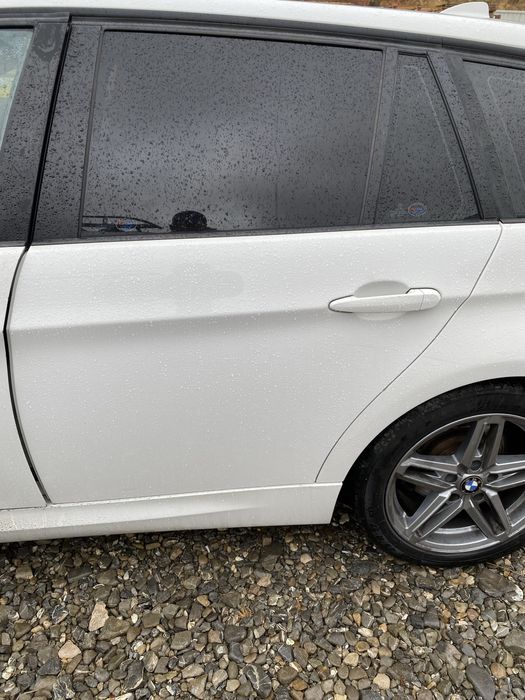 Ușa / portiera stânga spate Bmw seria 3 e91 alb