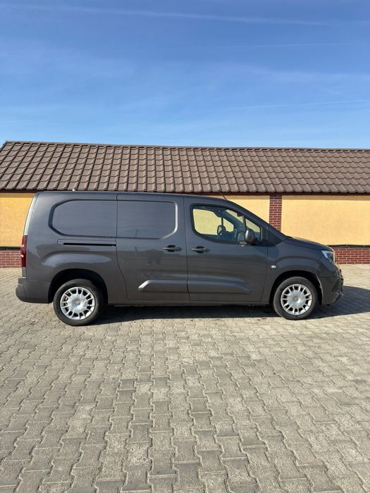 Vand Opel combo anul 2021