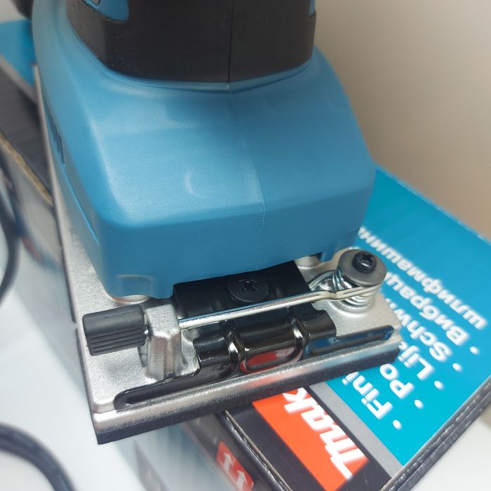 Нов виброшлайф Makita BO3711