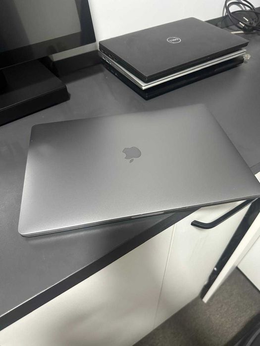 Laptop Apple MacBook Pro A2141 EMC 3347 16" i7 32Gb 512gb SSD Touchbar