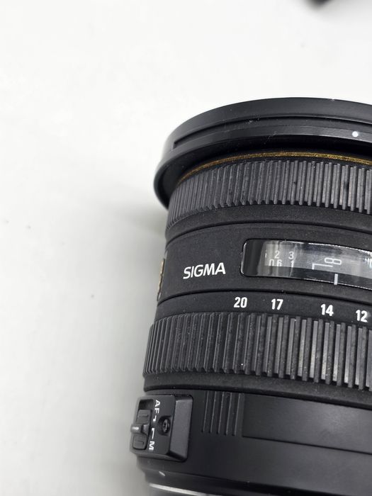Aparat foto DSLR Canon EOS 550D + doua obiective (vezi pozele)