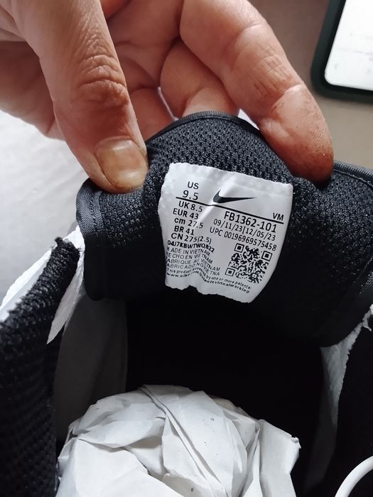 Продам кроссовки