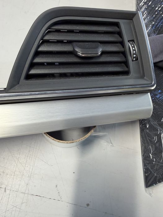 Trimuri grile ventilatie cu lumina ambientala audi q5