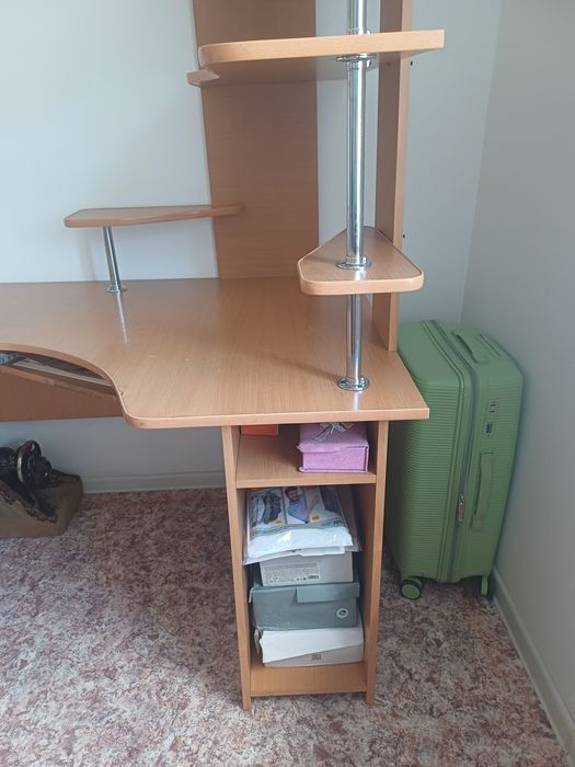 продам компьютерный стол