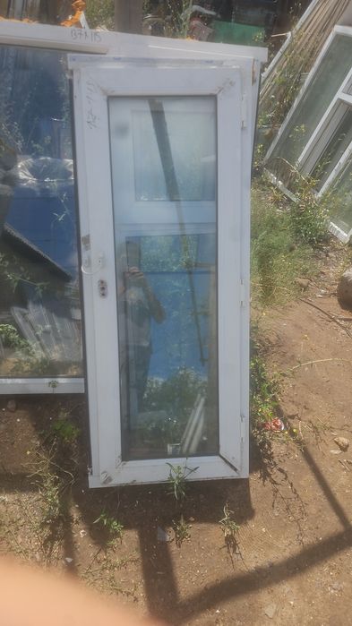 Пластиковый двери