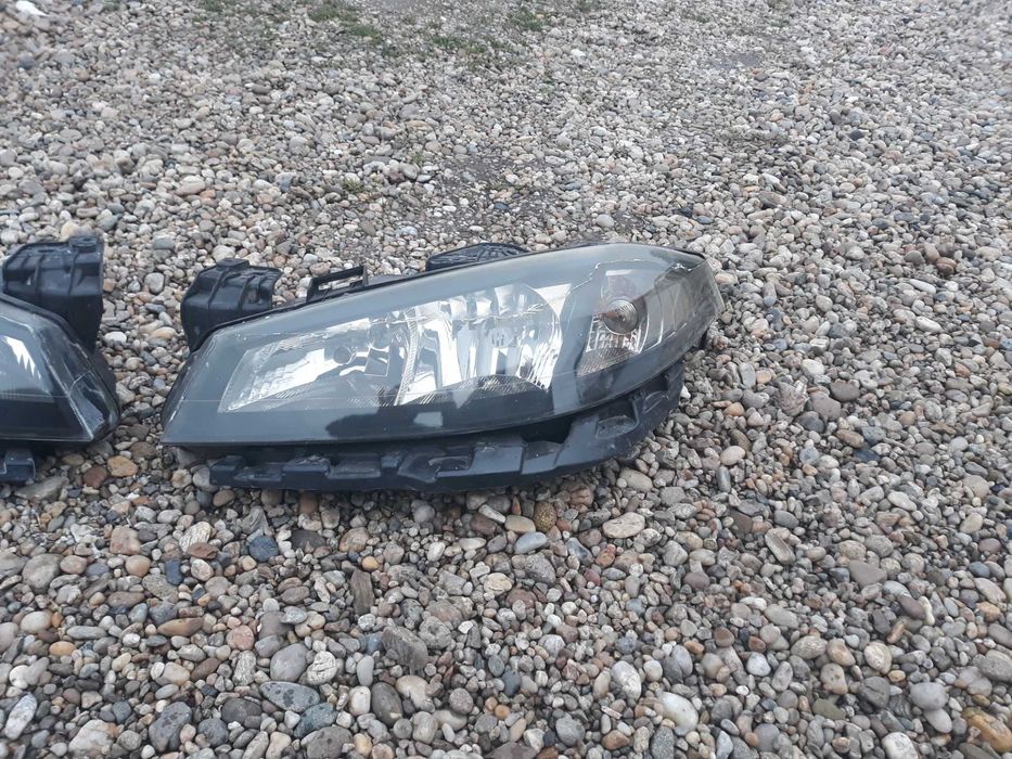 ляв и десен фар за рено лагуна 2 фейслифт 05 - 07 RENAULT LAGUNA II