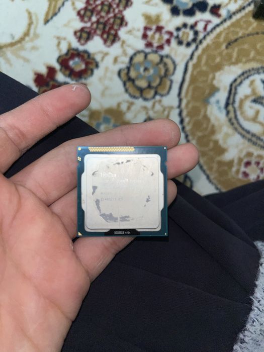 процесор intel 3-3220
