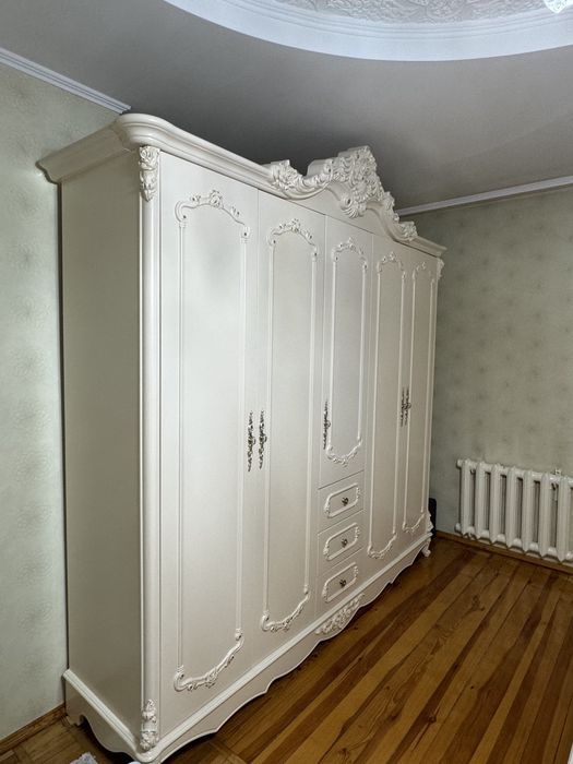 Продам спальный гарнитур