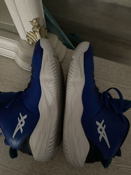 Asics Nova Surge 2