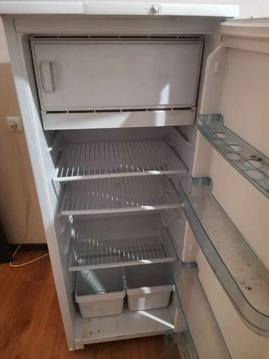 Холодильник Бирюса