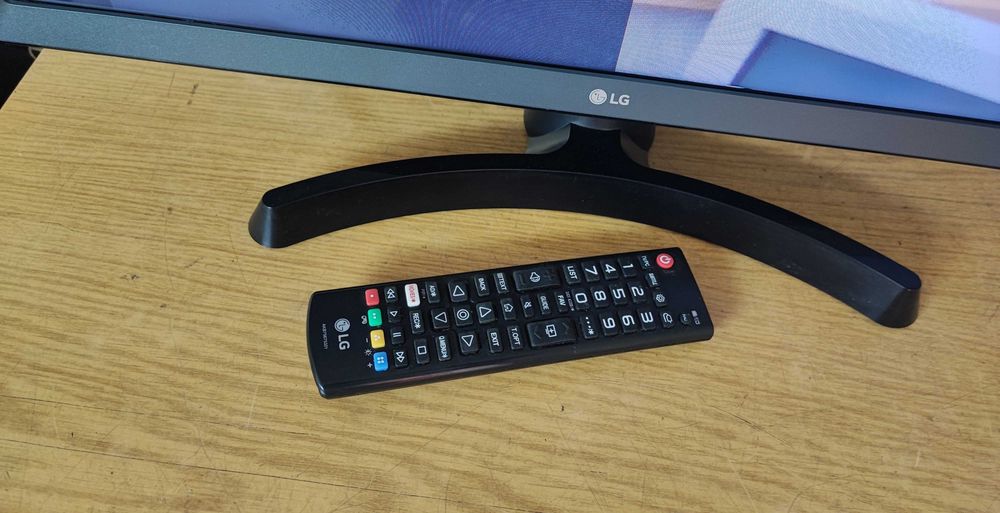 Продавам лед телевизор,монитор LG 24 инча на 220 v