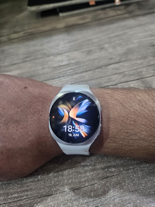 Samsung watch8 aqilli soat