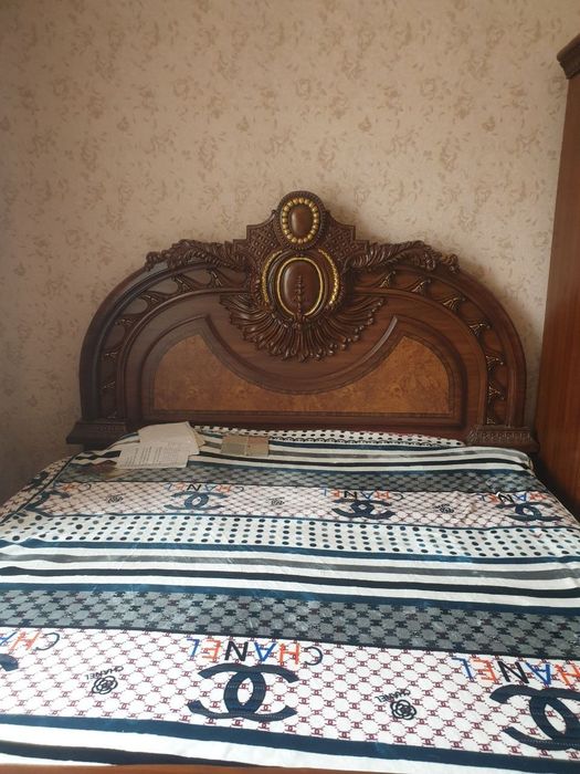 Спальни гарнитур сотилади