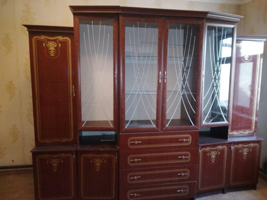 Стенка горка мебел