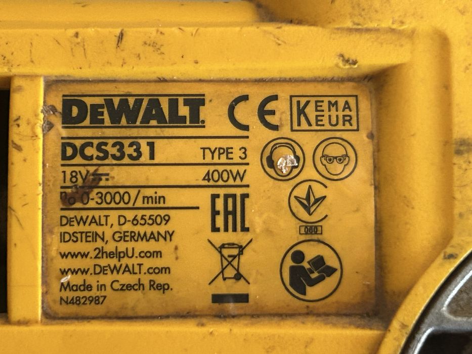 Fierastrau pendular dewalt cu baterie de 5mAh si incarcator